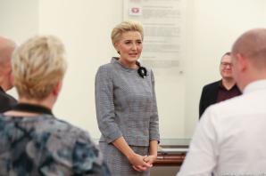Spotkanie Pierwszej Damy z wycieczką z gminy Nowa Sarzyna