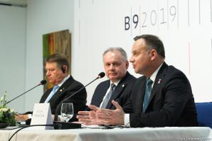 Bezpieczeństwo, gospodarka, kultura to priorytety. Prezydent dla mediów po Szczycie Bukaresztańskiej Dziewiątki
