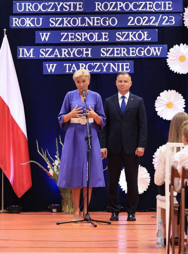 Para Prezydencka na inauguracji roku szkolnego w zespole szkół w Tarczynie